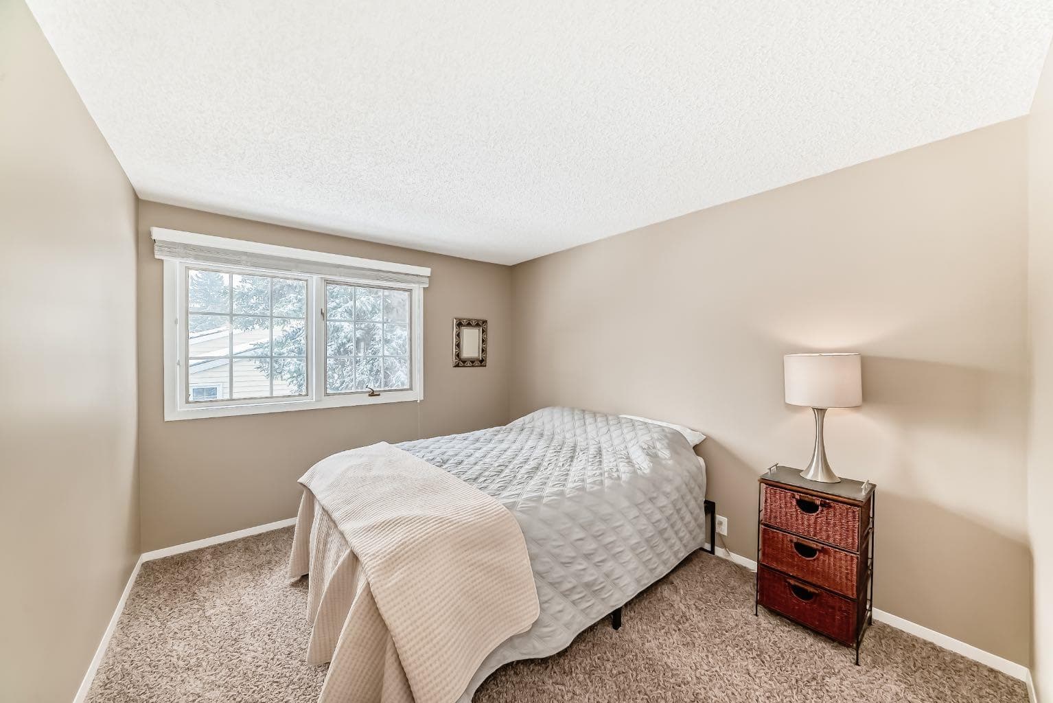 407 Point Mckay Garden NW