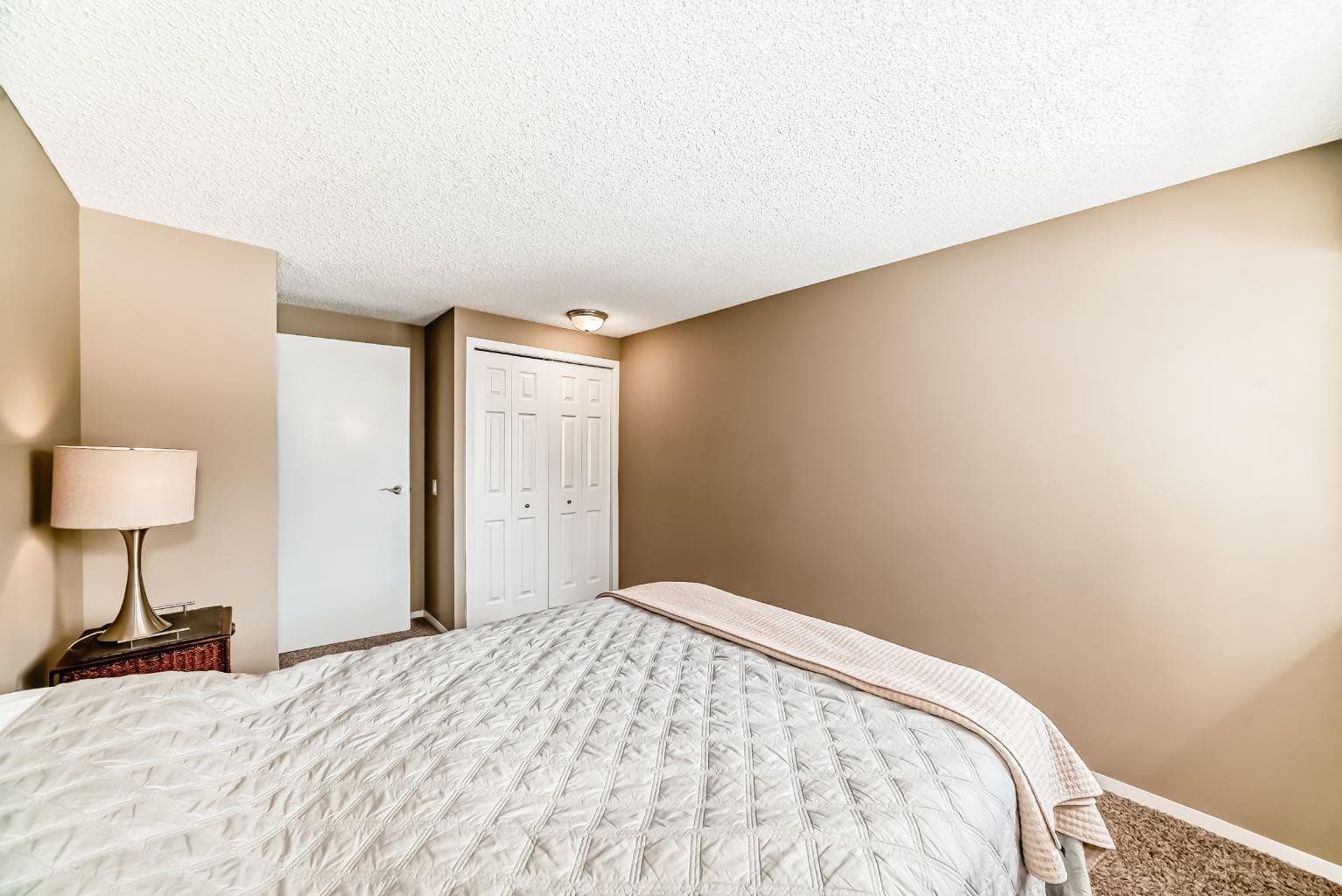 407 Point Mckay Garden NW