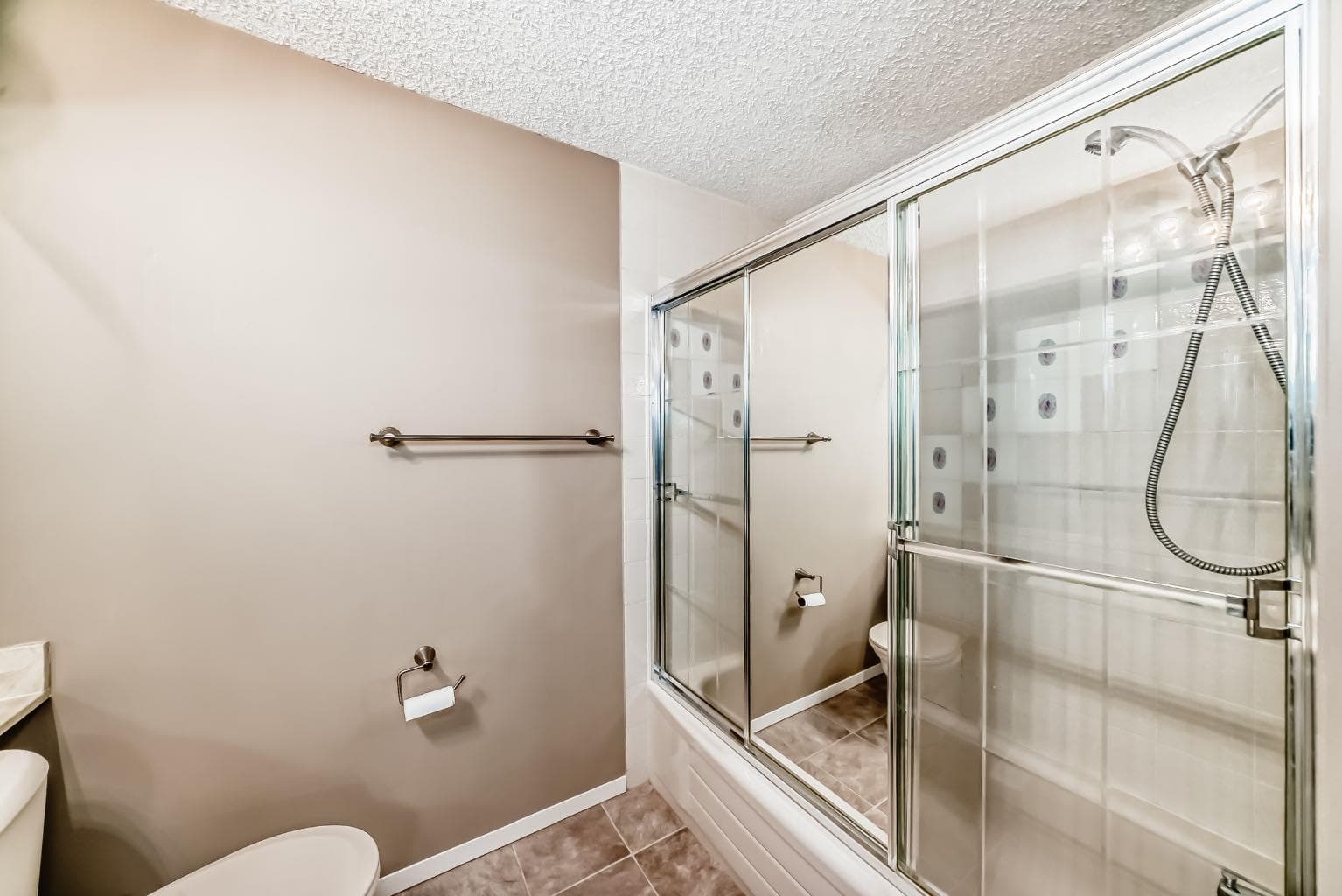 407 Point Mckay Garden NW