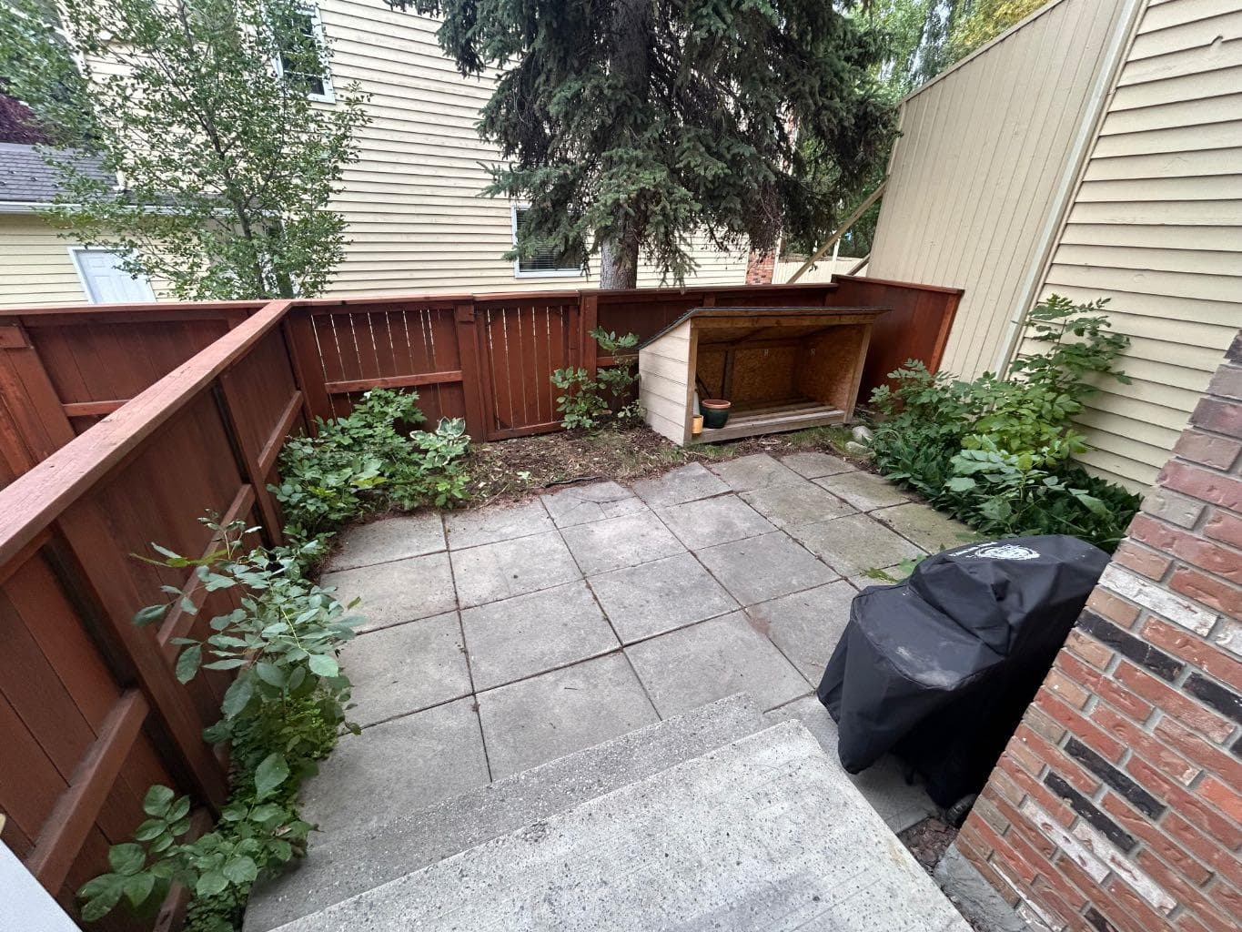 407 Point Mckay Garden NW