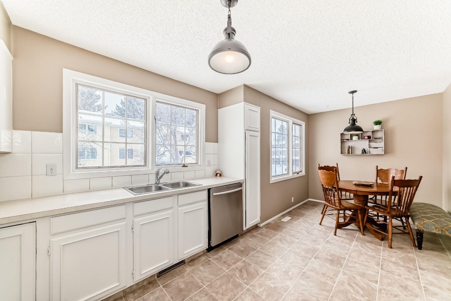 407 Point Mckay Garden NW