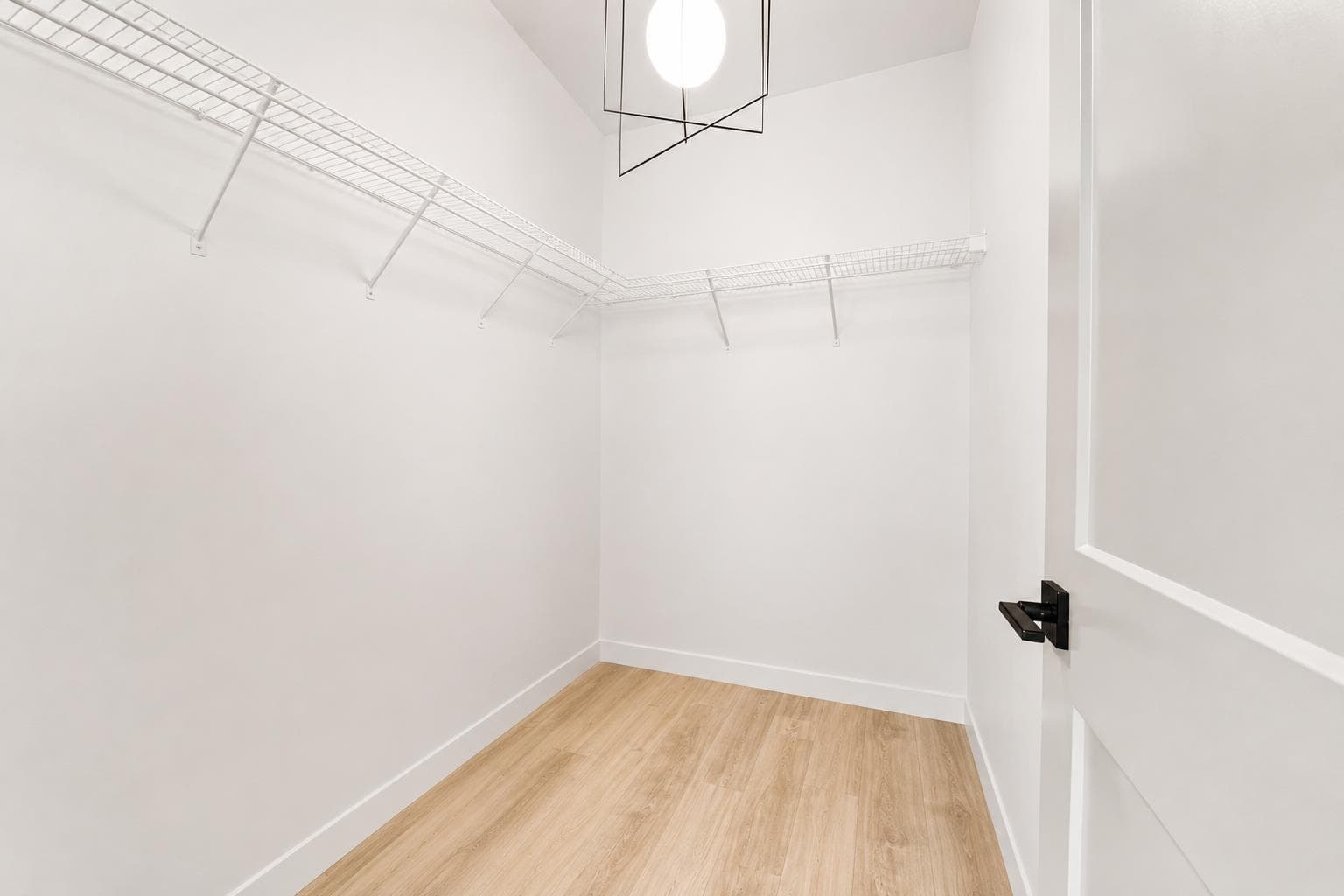 2401, 200 Seton Circle SE