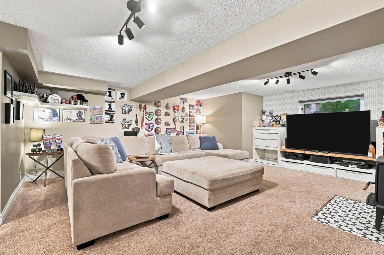 972 Riverbend Drive SE