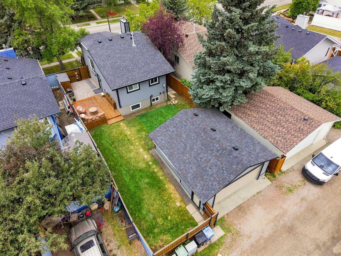 972 Riverbend Drive SE