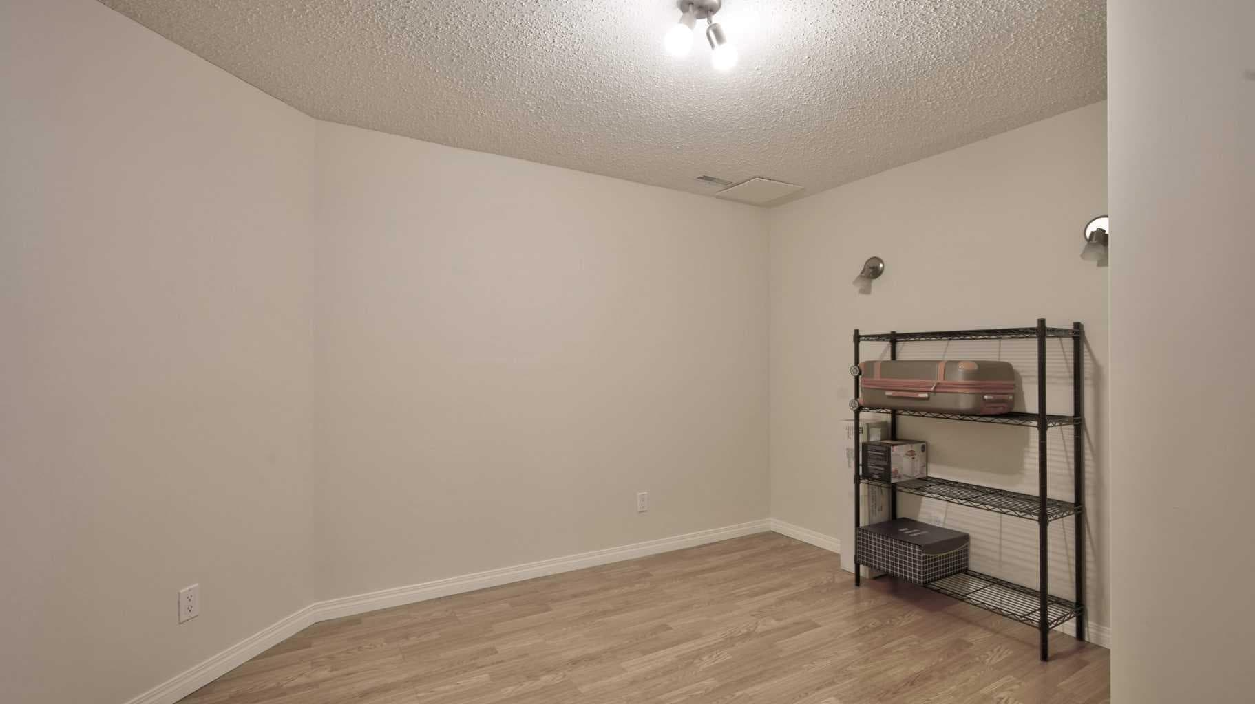 40 Vandoos Villas NW