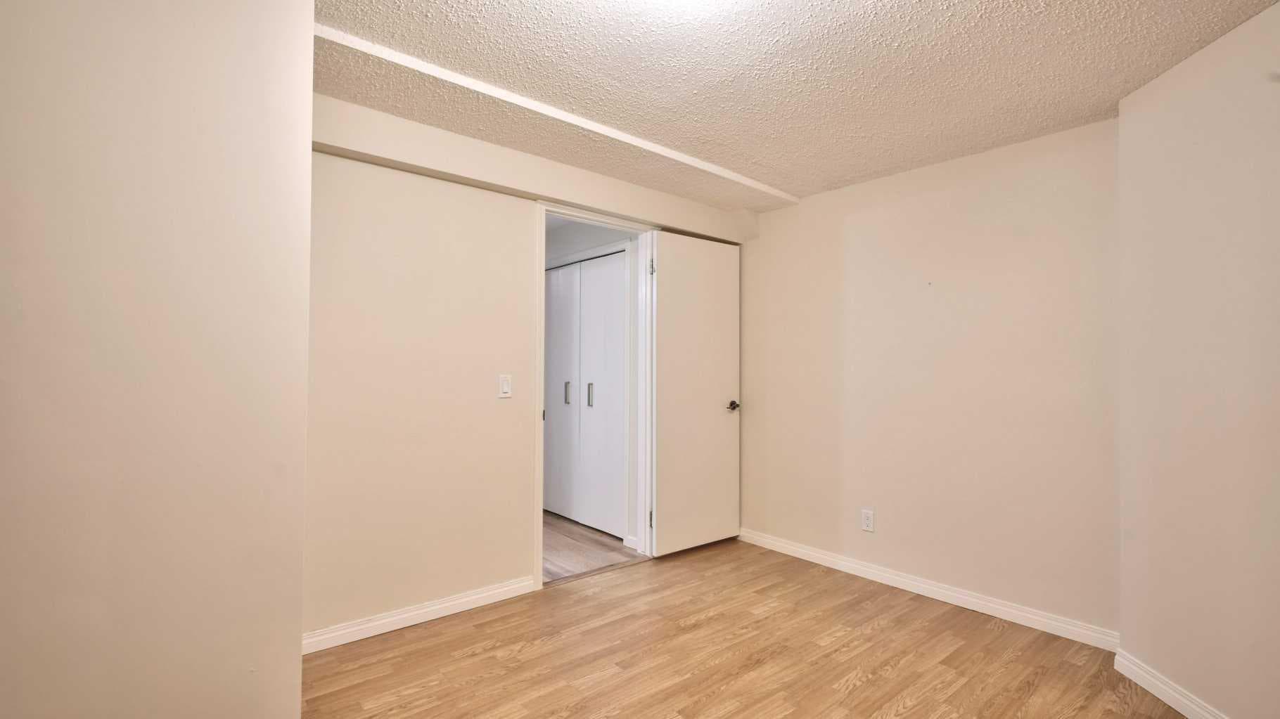 40 Vandoos Villas NW