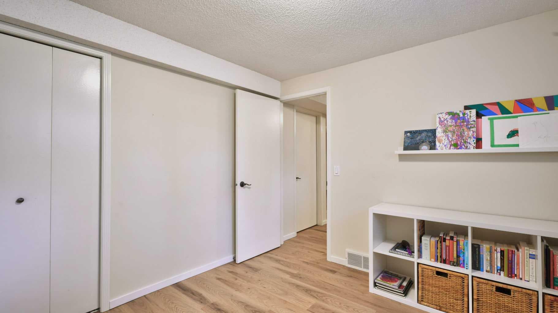 40 Vandoos Villas NW