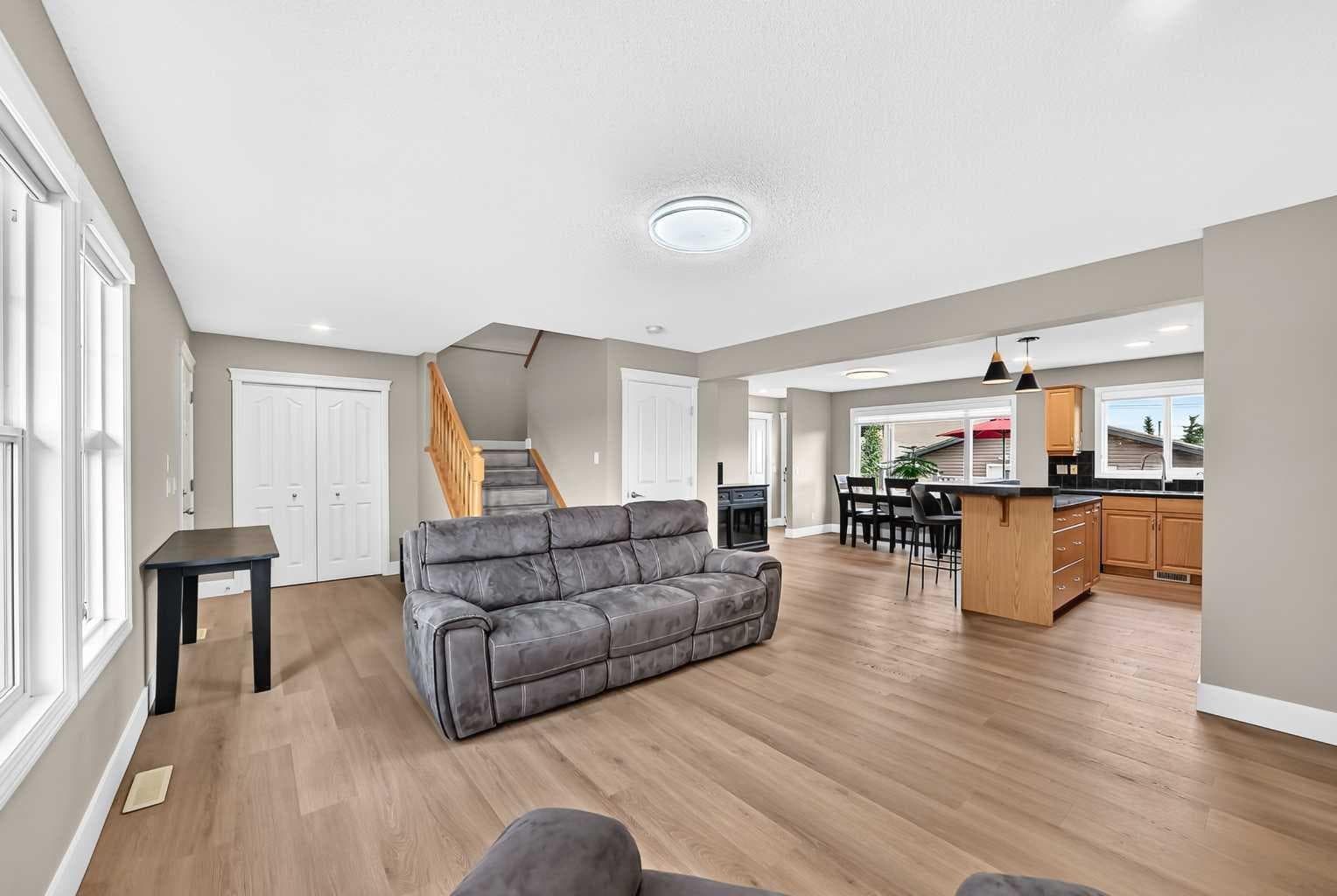 111 Coventry Hills Drive NE