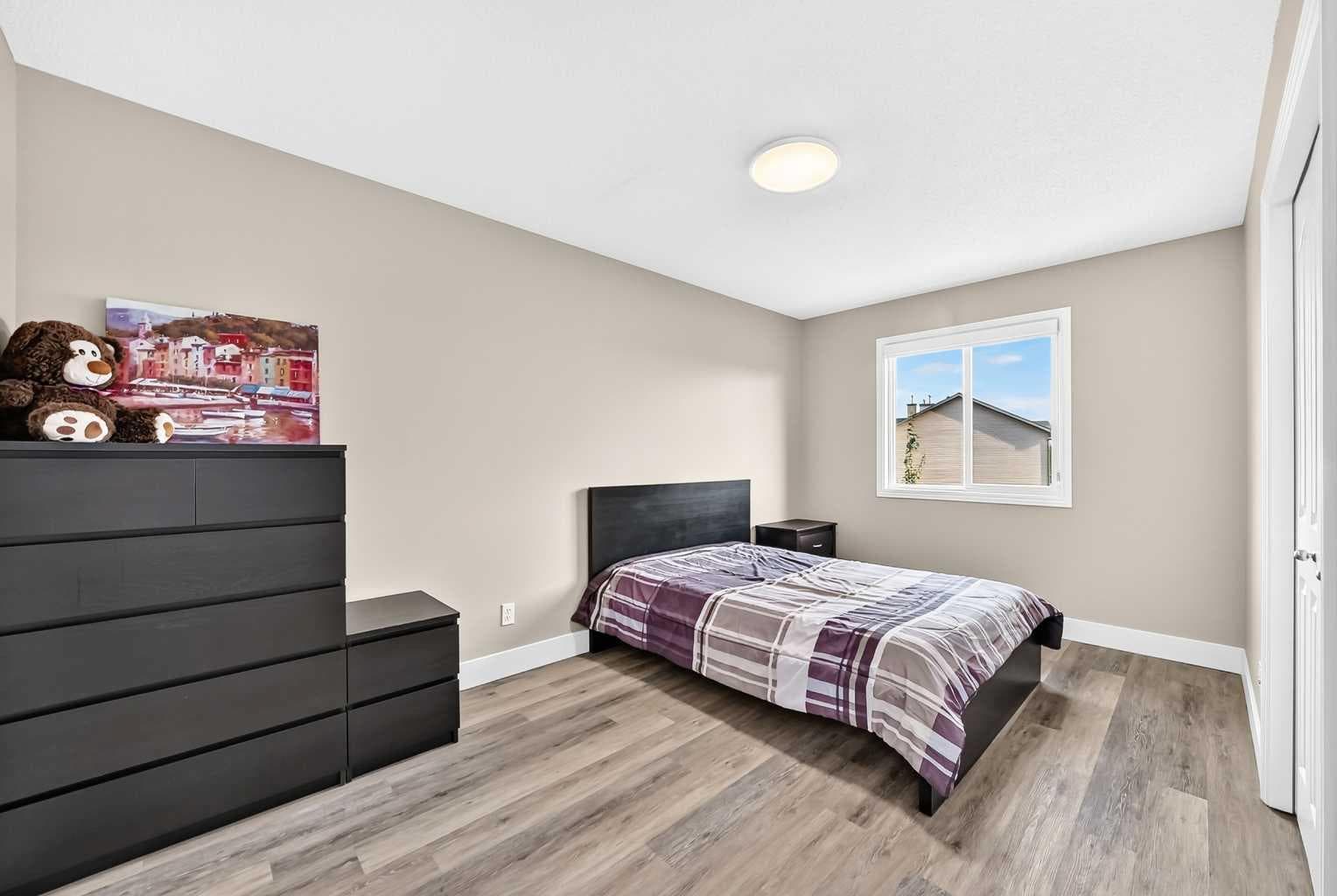 111 Coventry Hills Drive NE