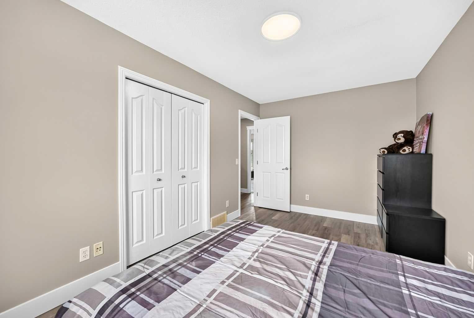 111 Coventry Hills Drive NE