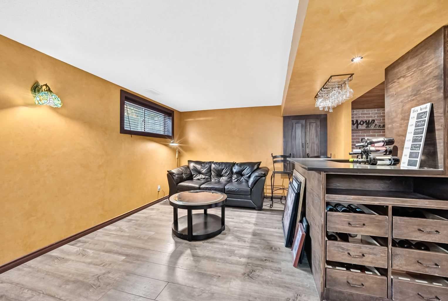 111 Coventry Hills Drive NE
