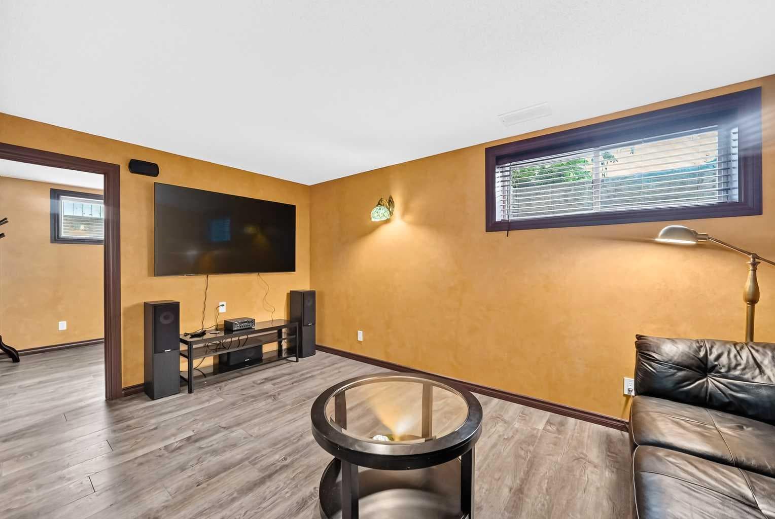 111 Coventry Hills Drive NE