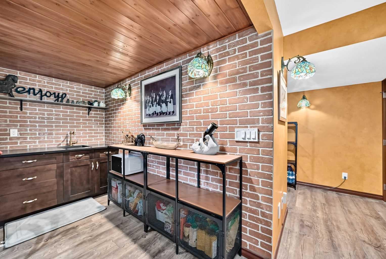 111 Coventry Hills Drive NE