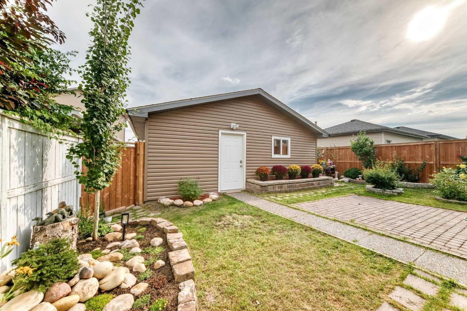 111 Coventry Hills Drive NE