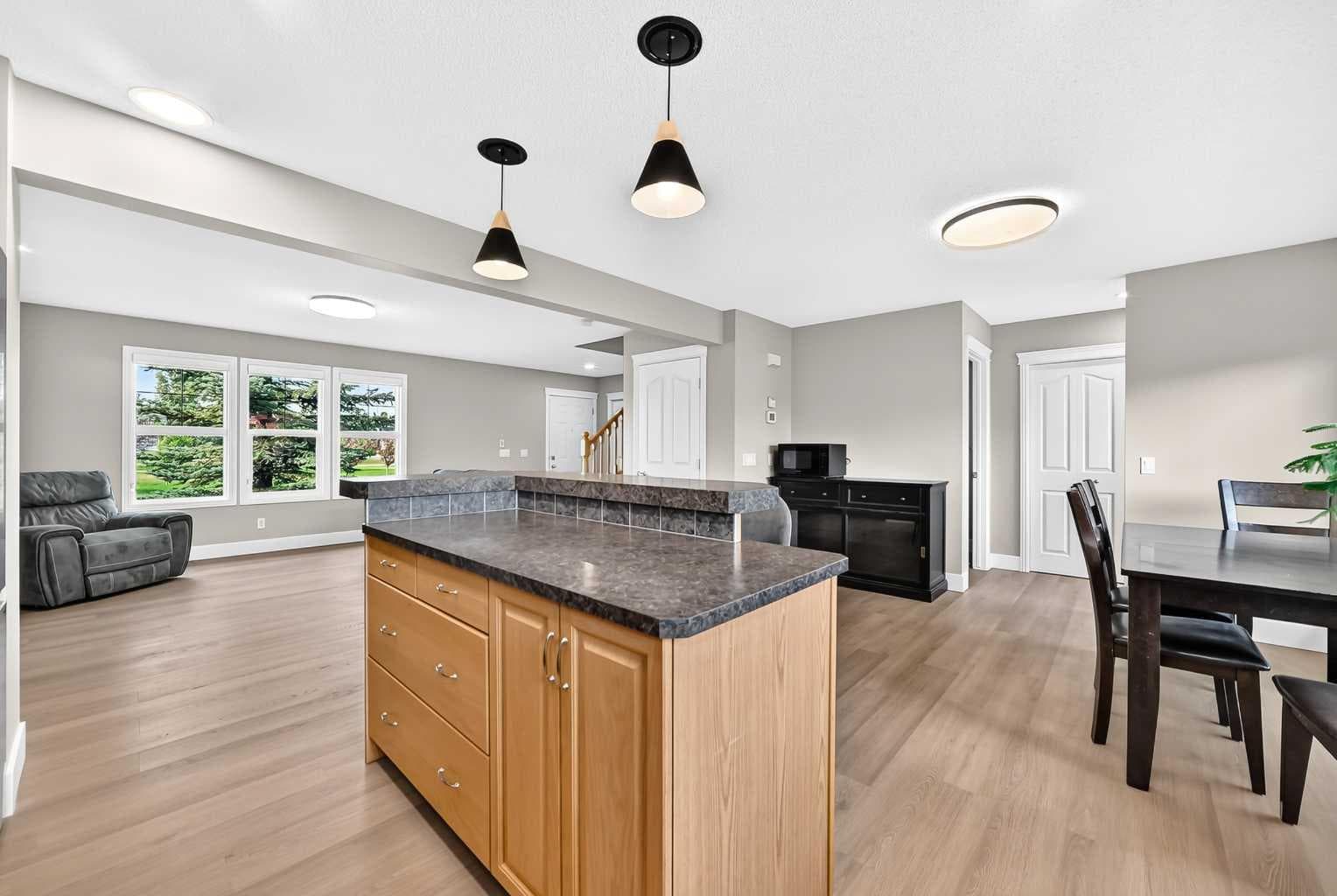 111 Coventry Hills Drive NE