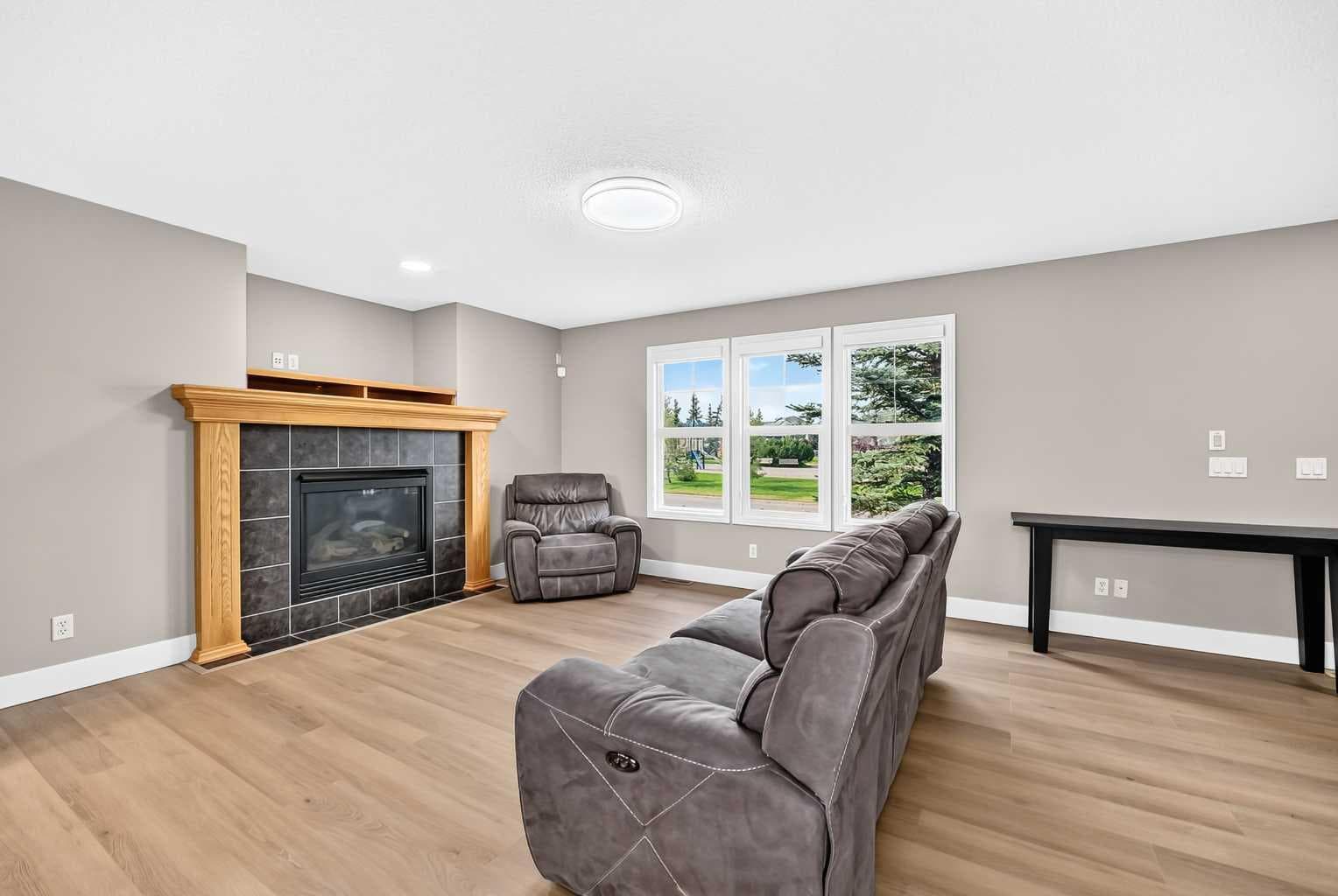 111 Coventry Hills Drive NE