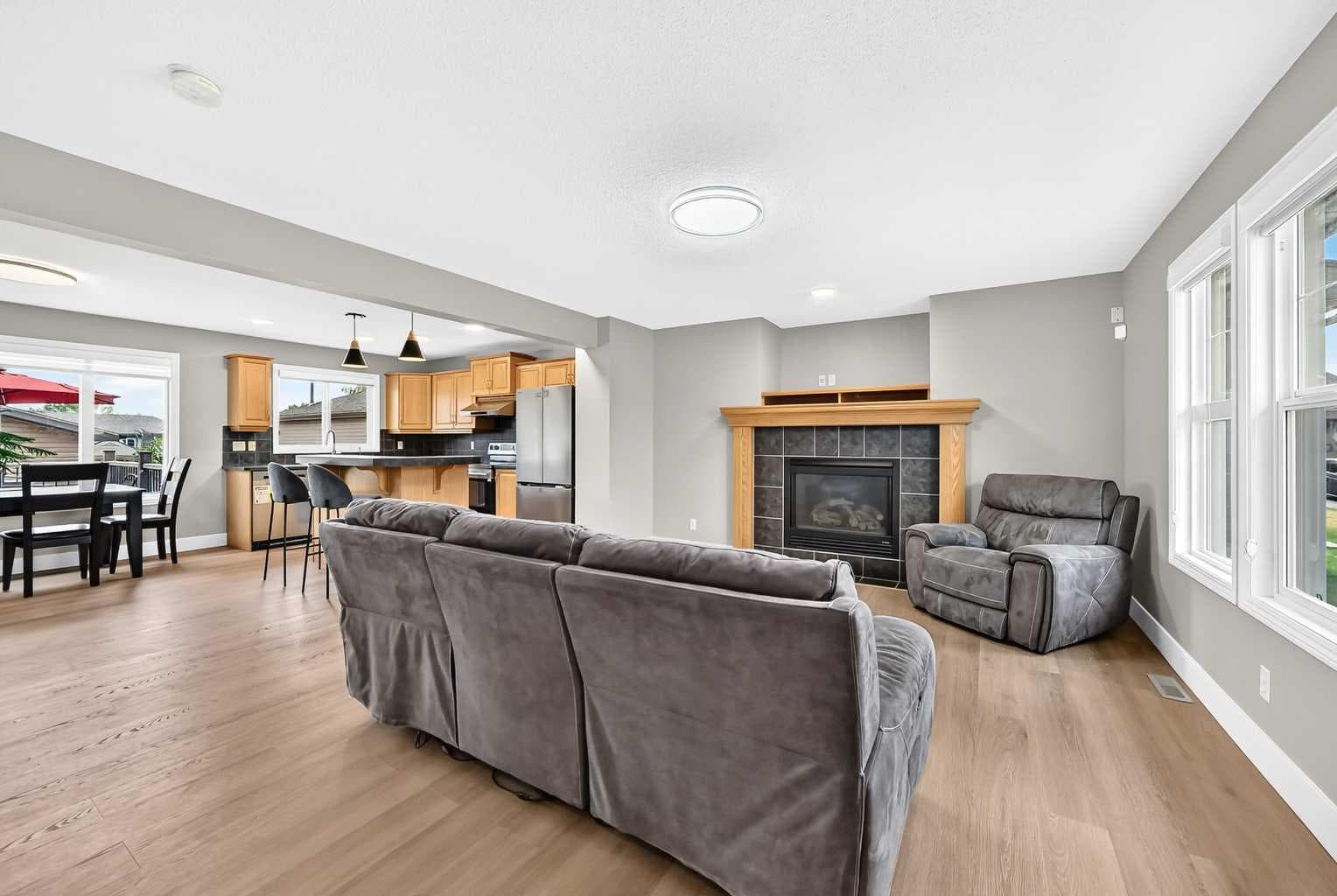 111 Coventry Hills Drive NE
