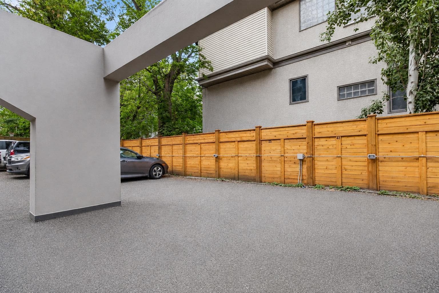 205, 808 Royal Avenue SW