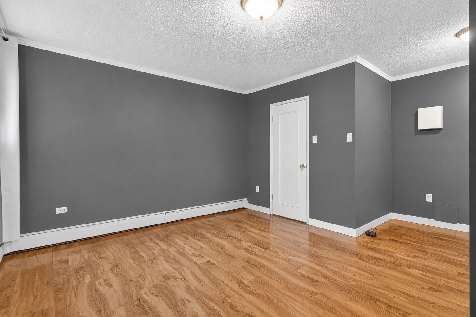 205, 808 Royal Avenue SW