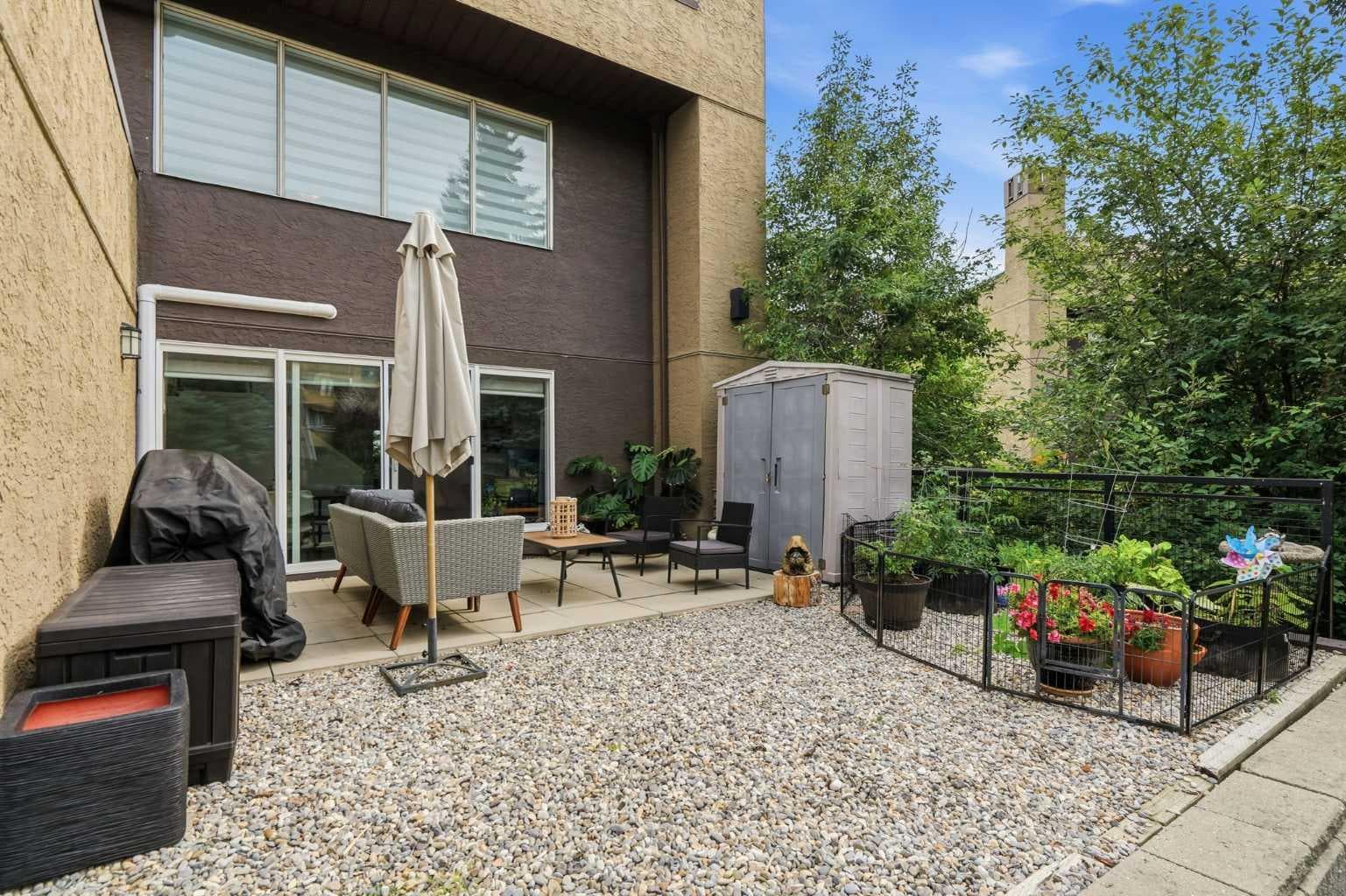 7, 219 Village Terrace SW