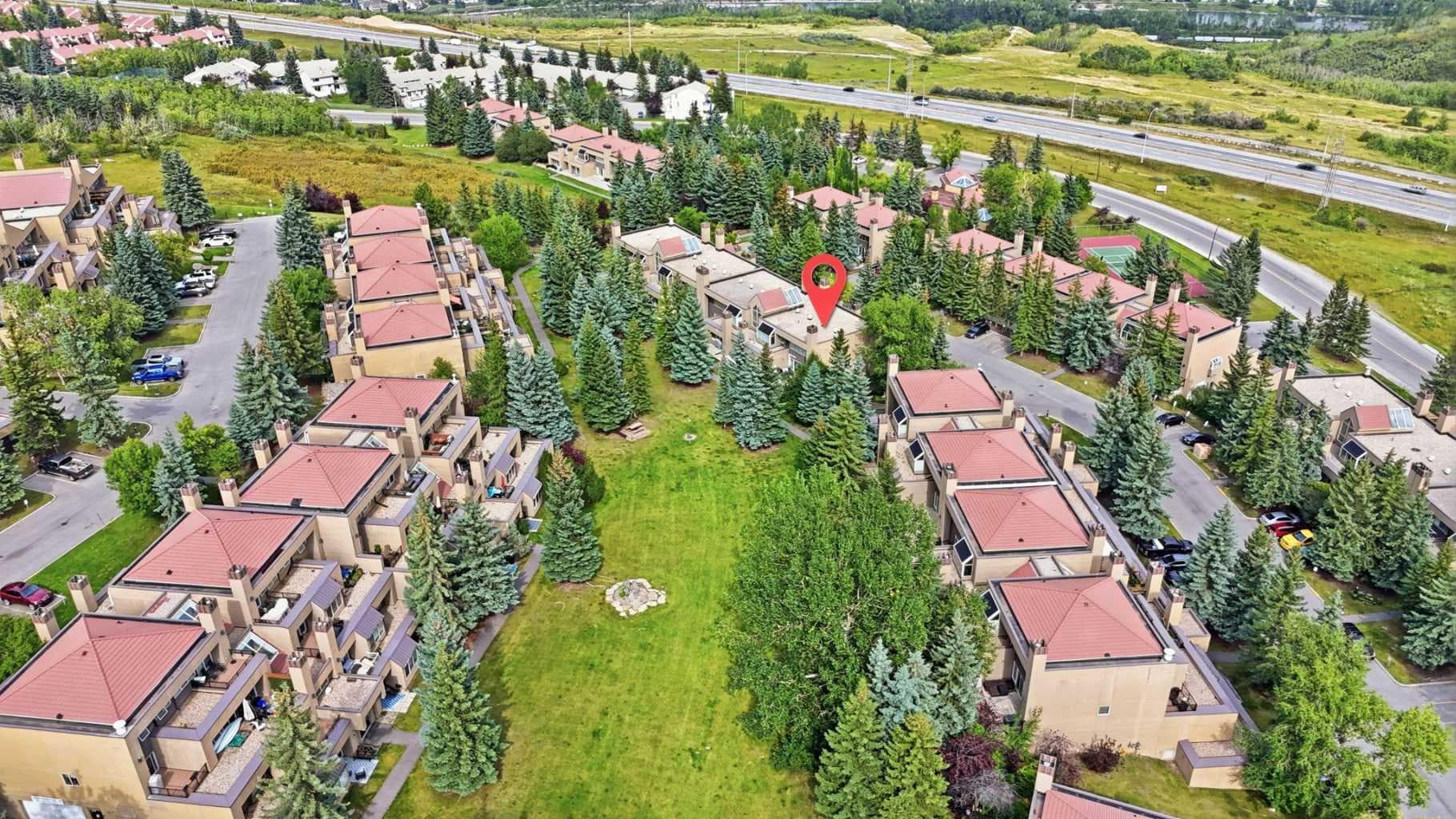 7, 219 Village Terrace SW