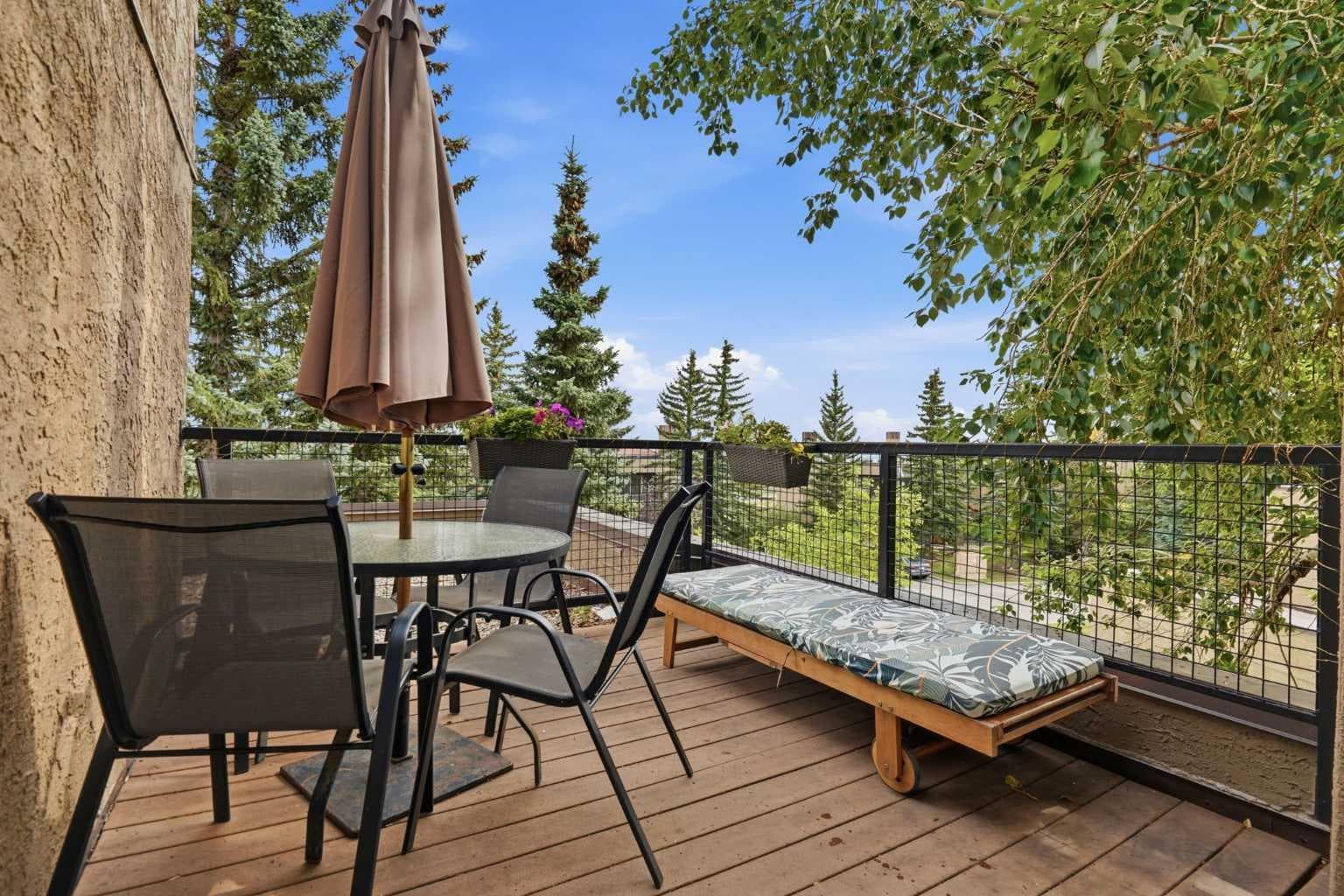 7, 219 Village Terrace SW