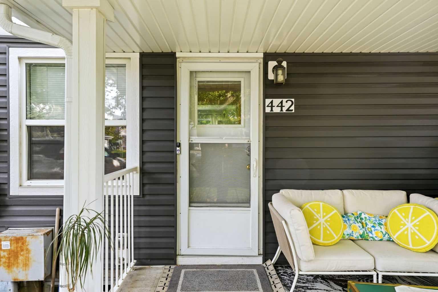 442 Regal Park NE