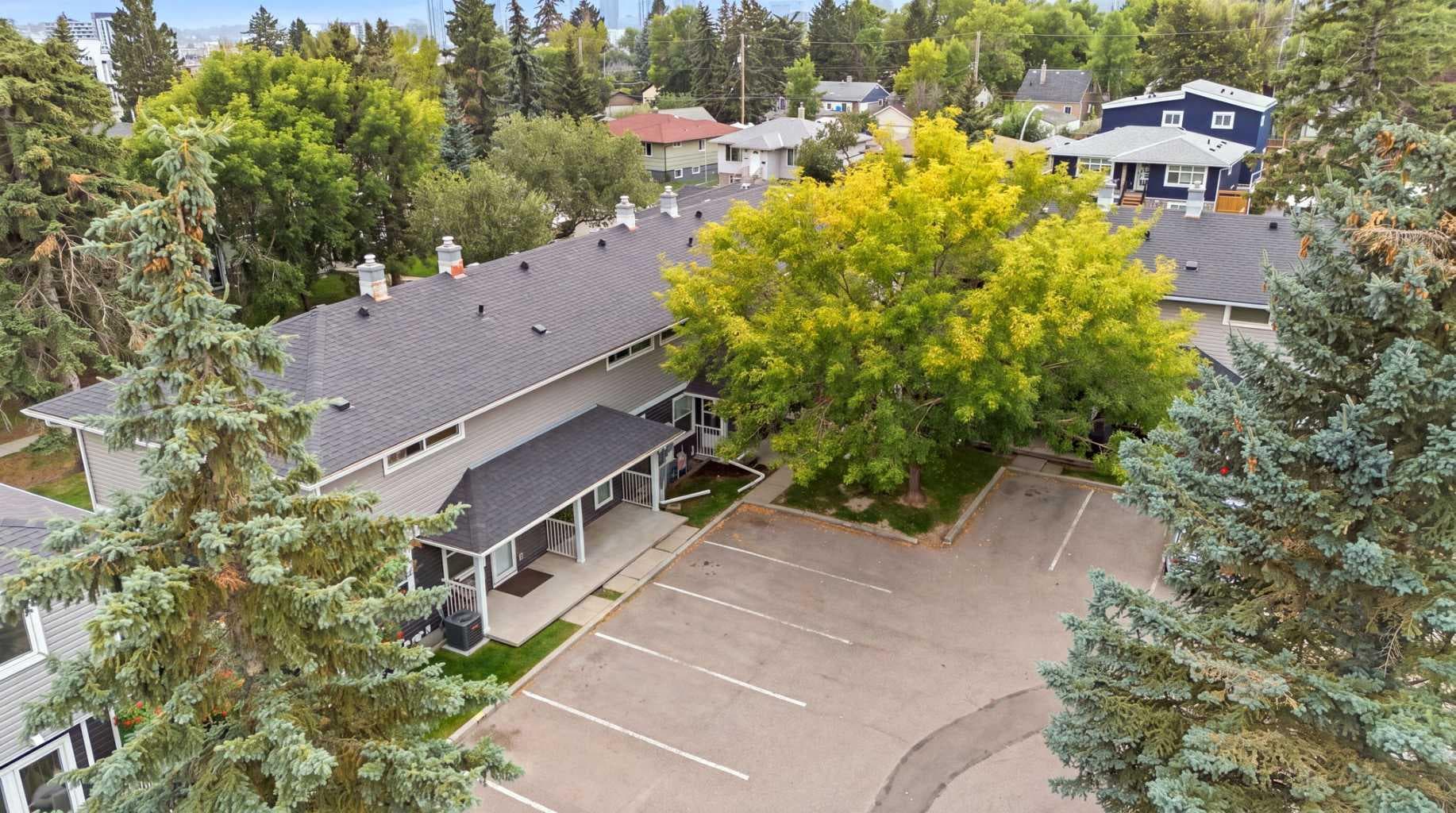 442 Regal Park NE