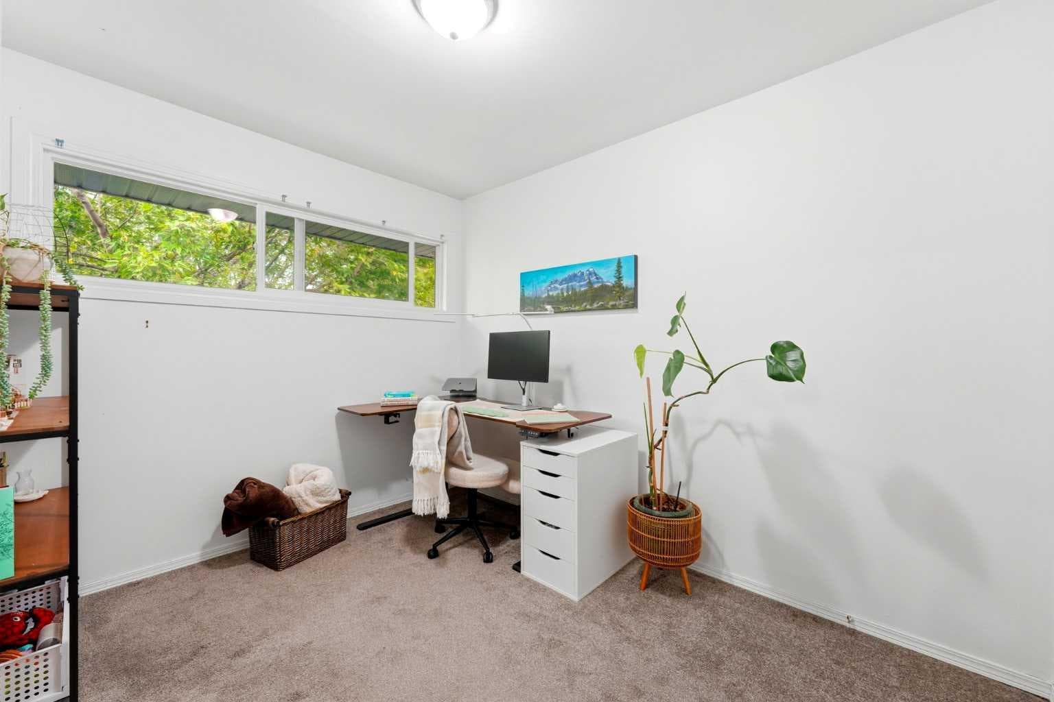 442 Regal Park NE