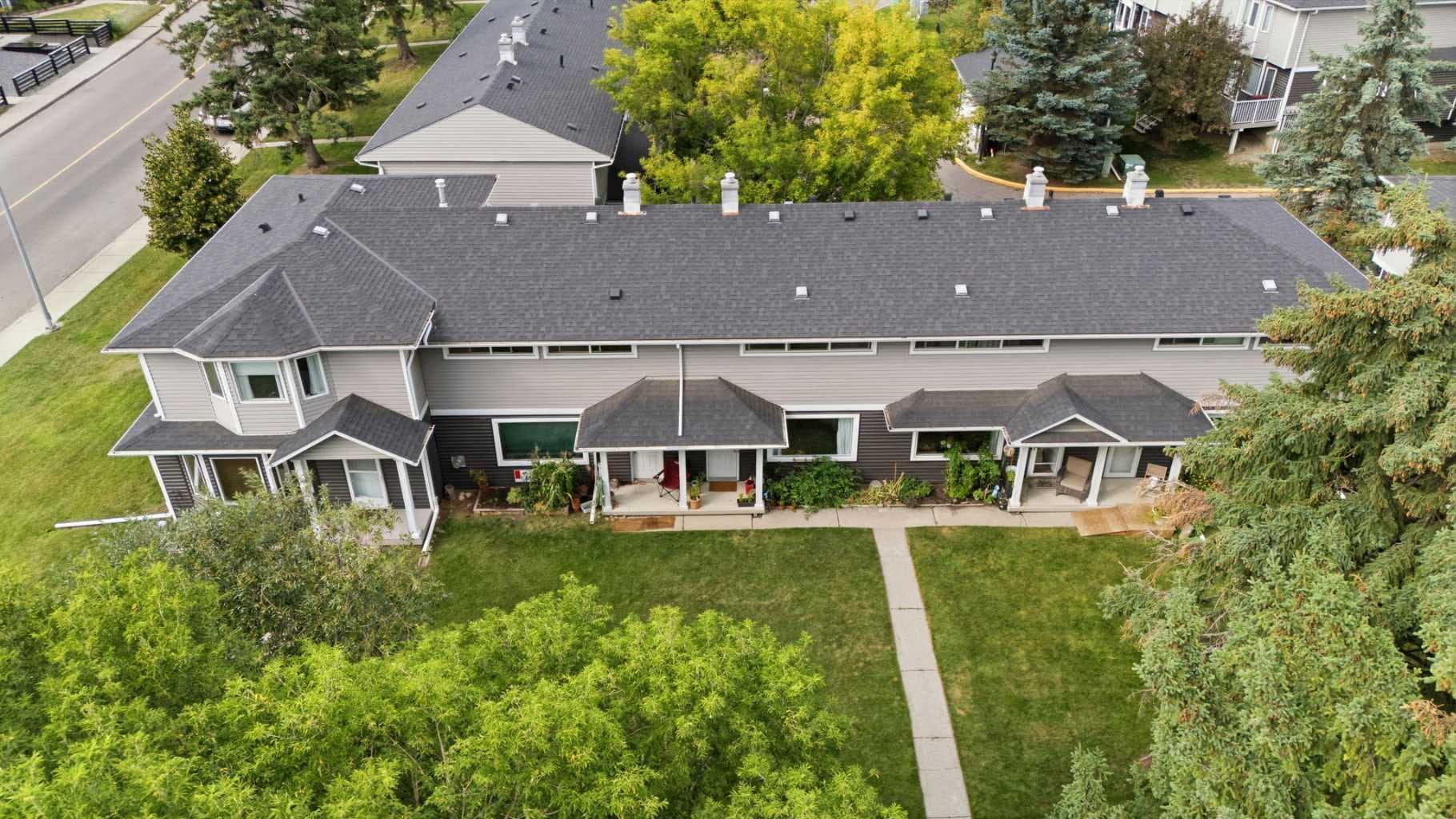 442 Regal Park NE