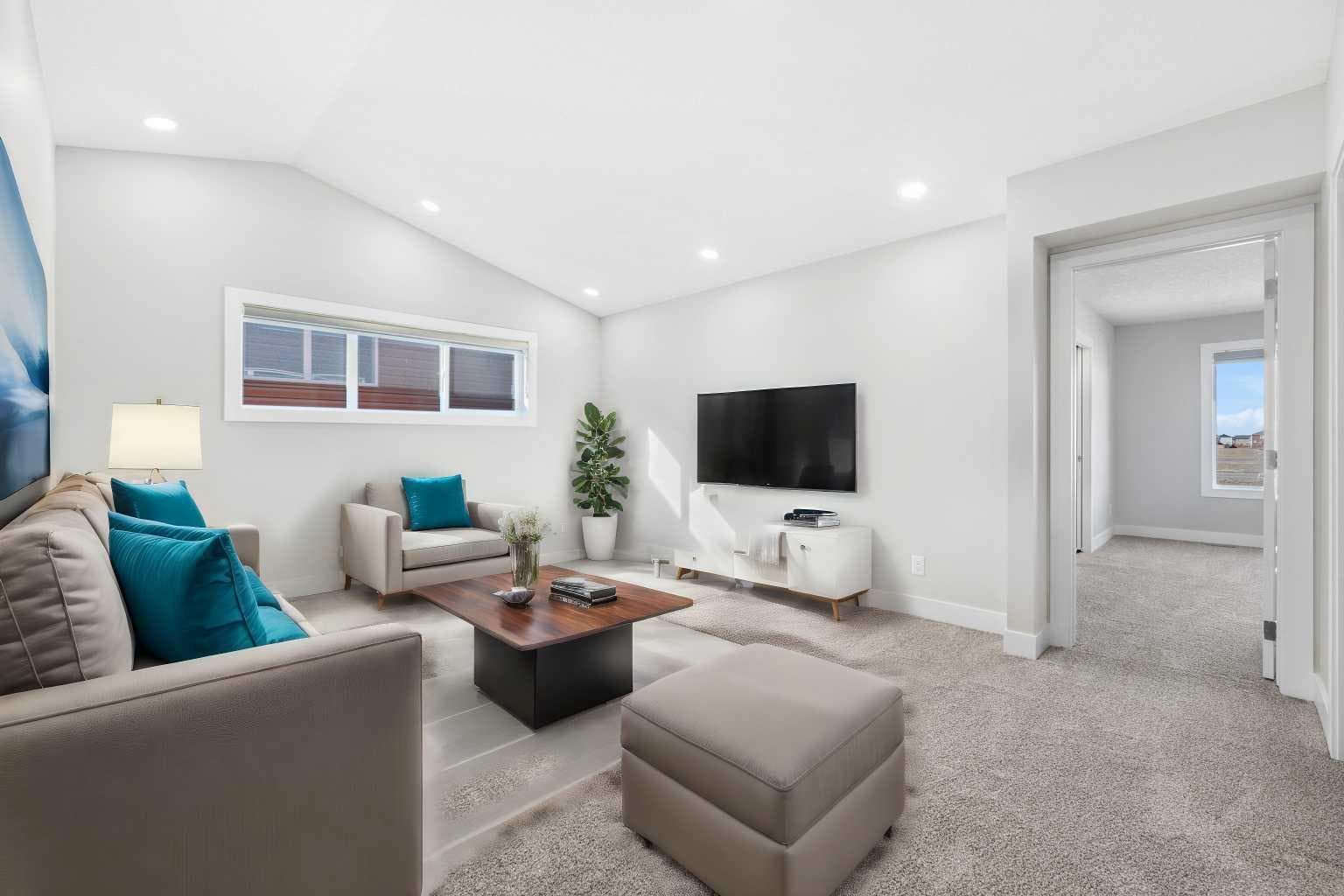 331 Savanna Way NE