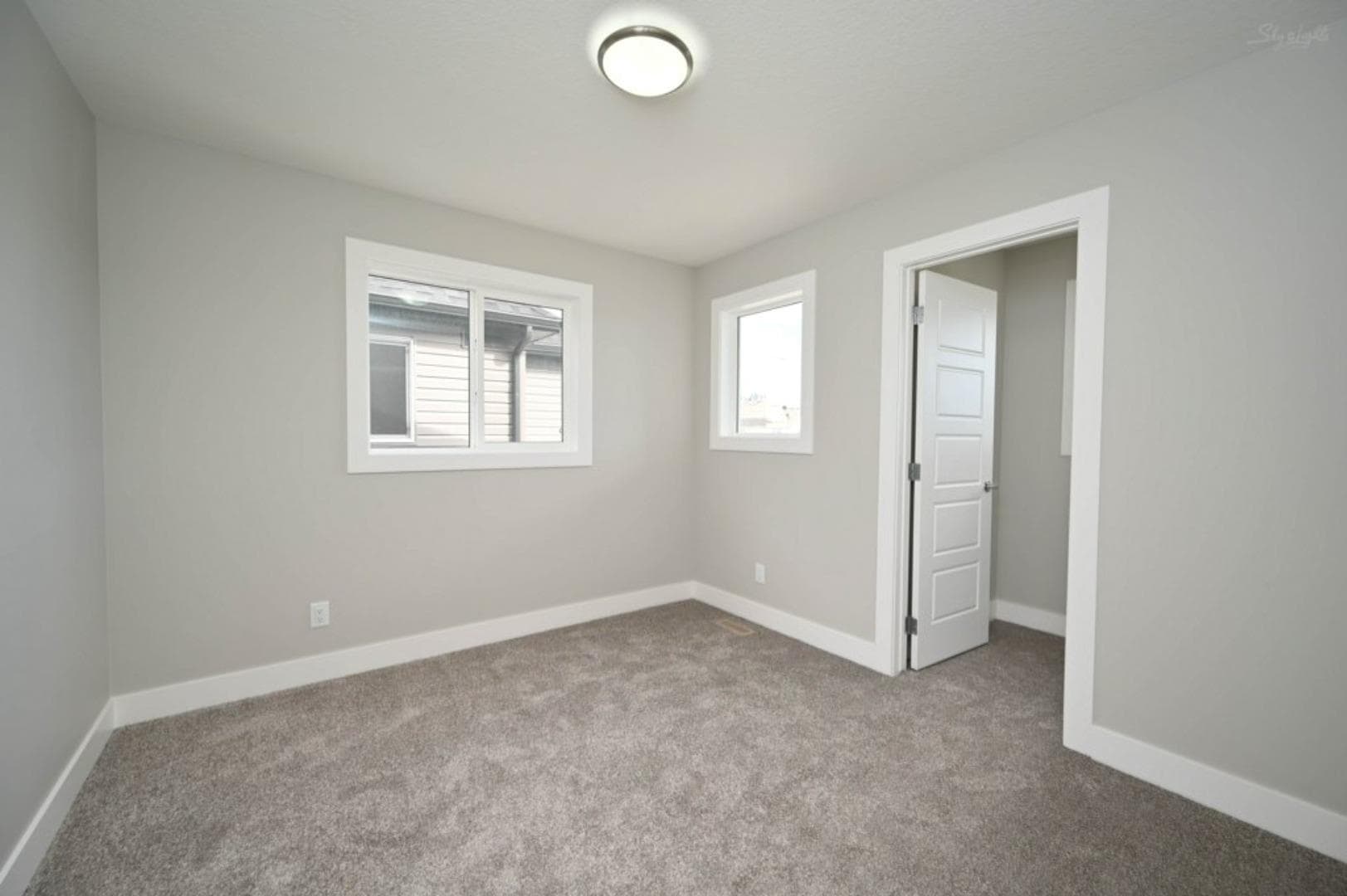 331 Savanna Way NE