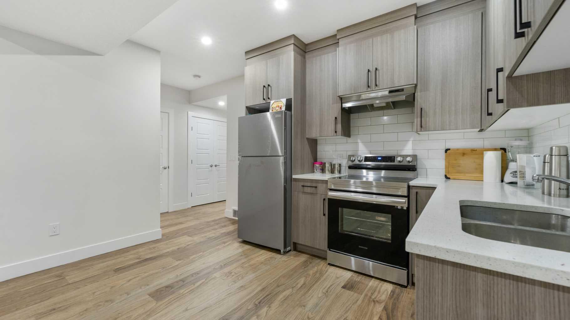 331 Savanna Way NE