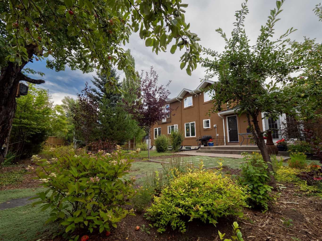 228 Willow Ridge Place SE