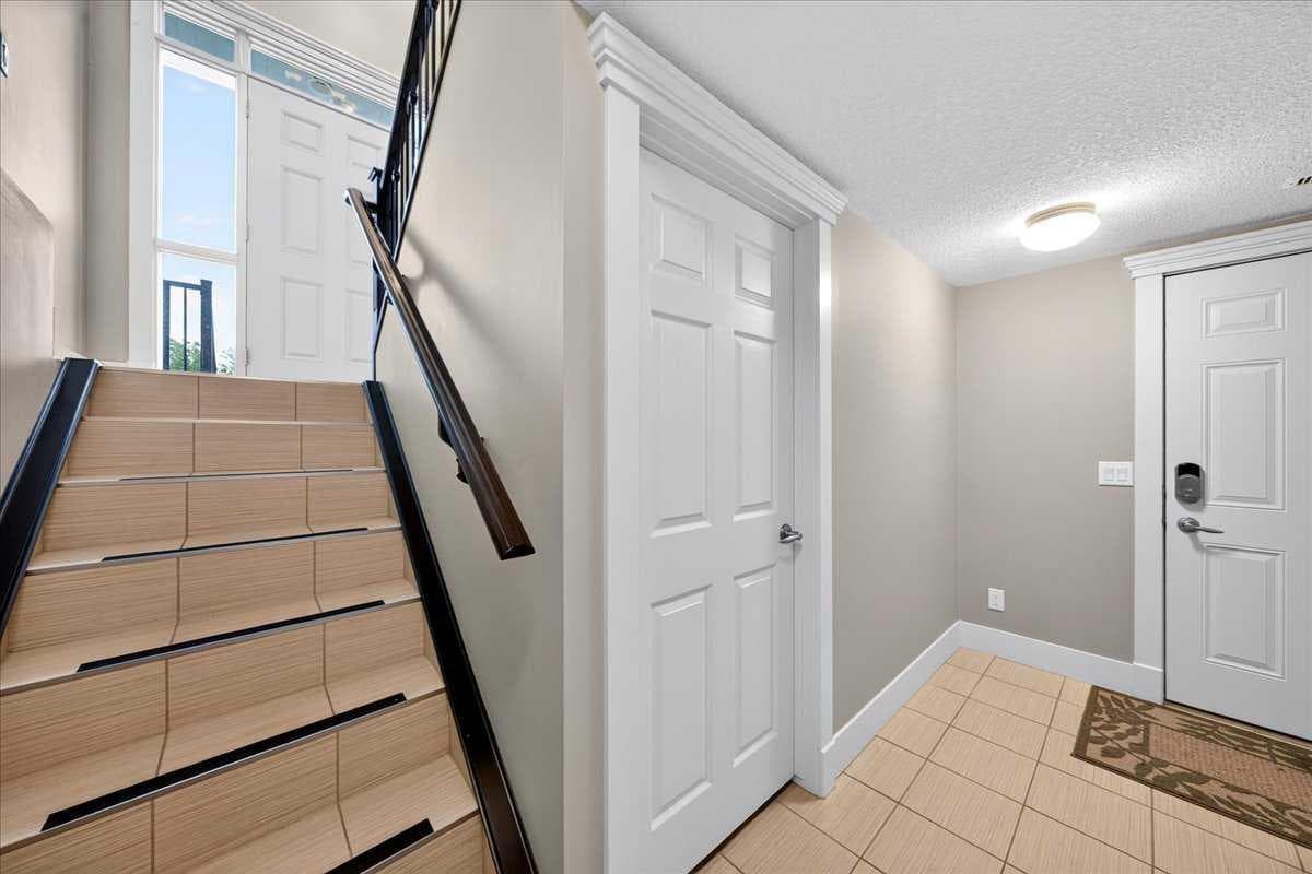 520 Rocky Vista Gardens NW