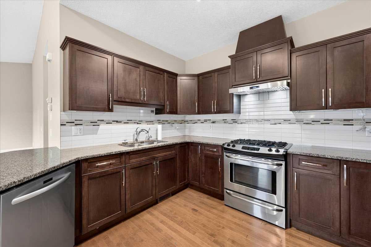 520 Rocky Vista Gardens NW
