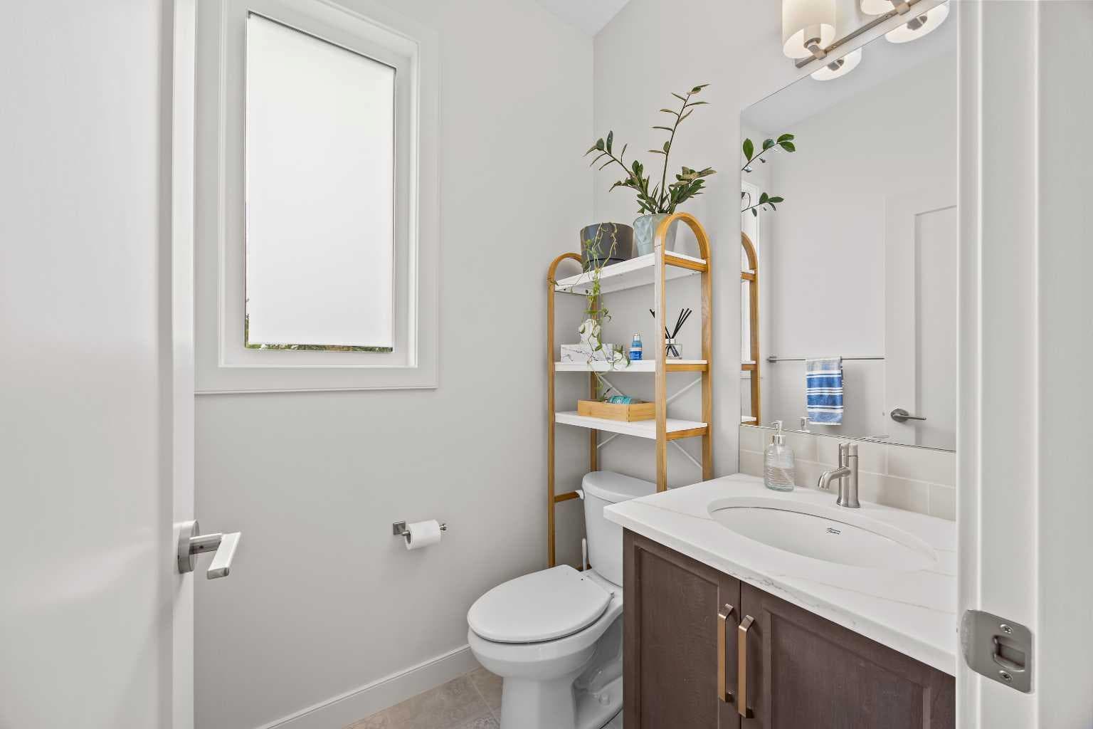 206, 81 Greenbriar Place NW