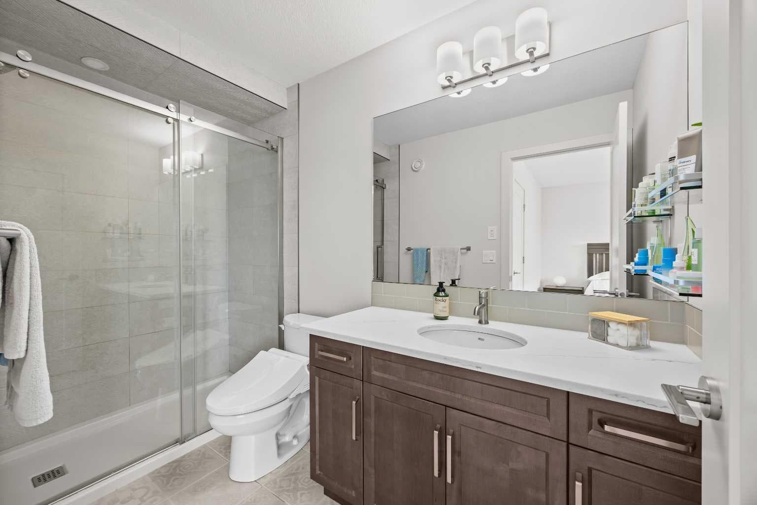 206, 81 Greenbriar Place NW