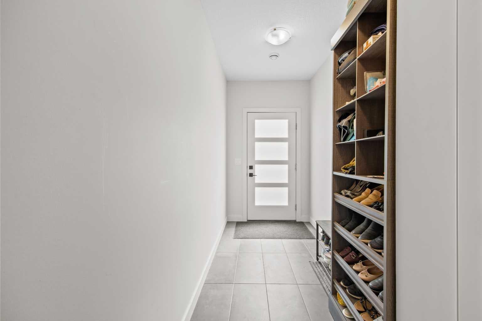 206, 81 Greenbriar Place NW