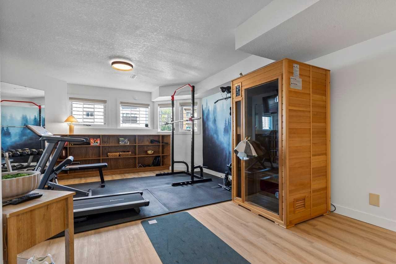 1602 16 Street SW