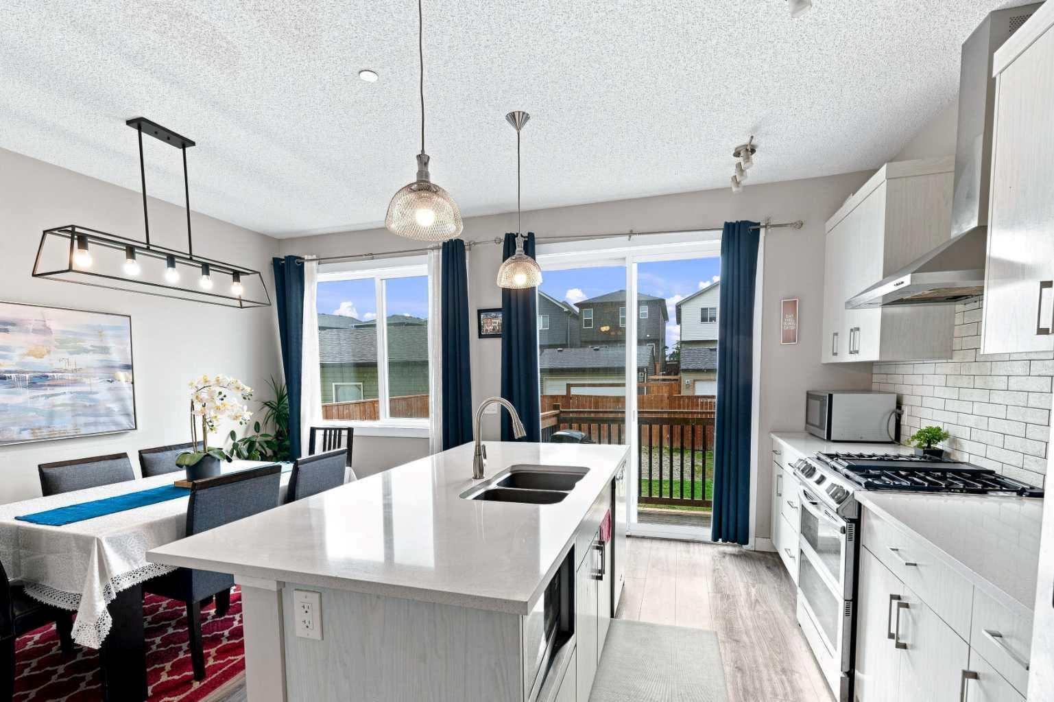 59 Howse Rise NE