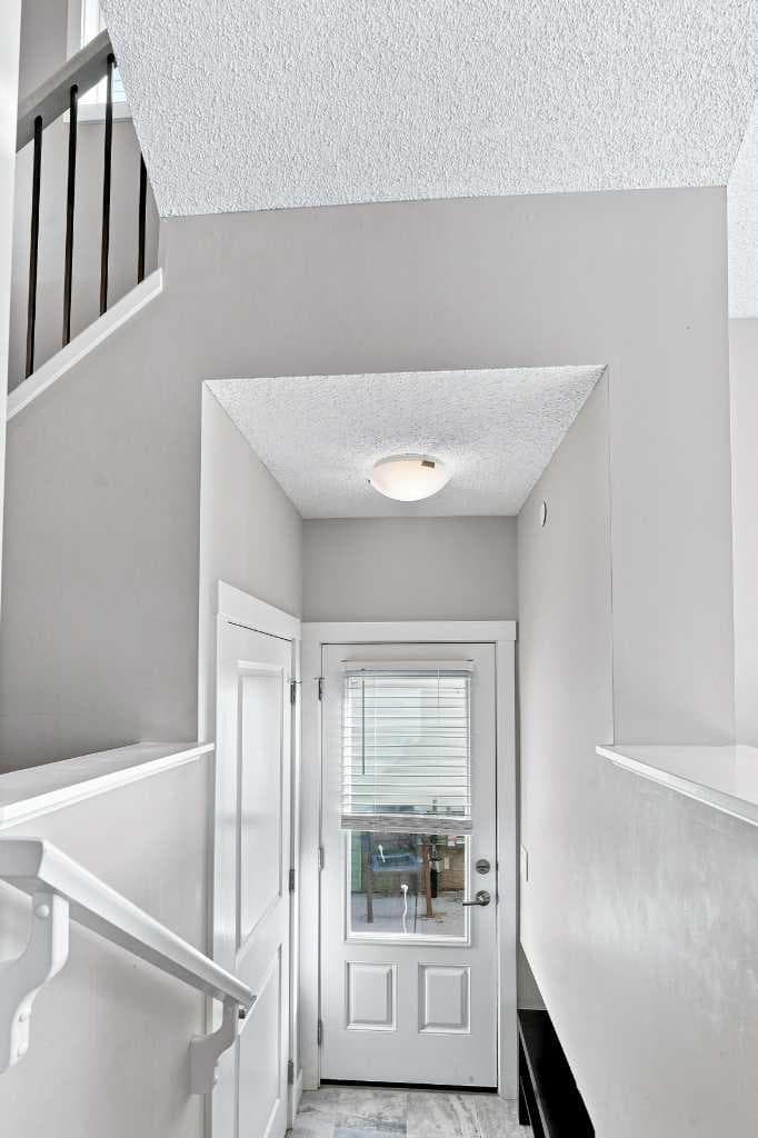 59 Howse Rise NE