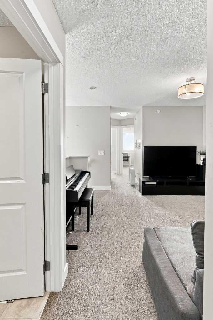 59 Howse Rise NE