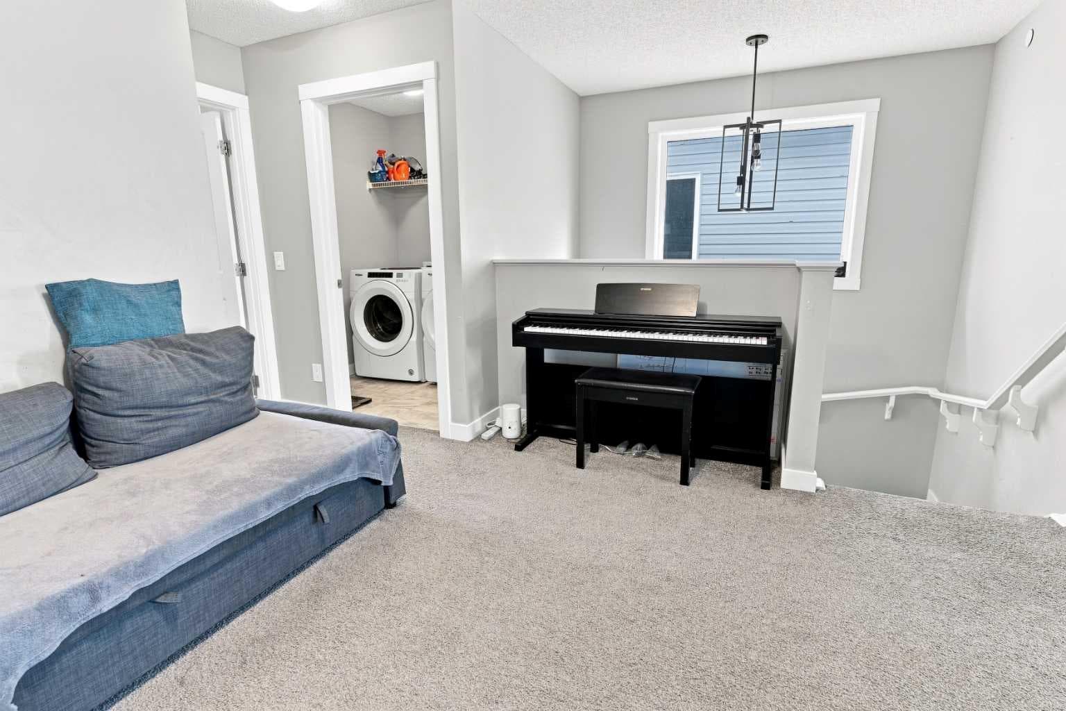 59 Howse Rise NE