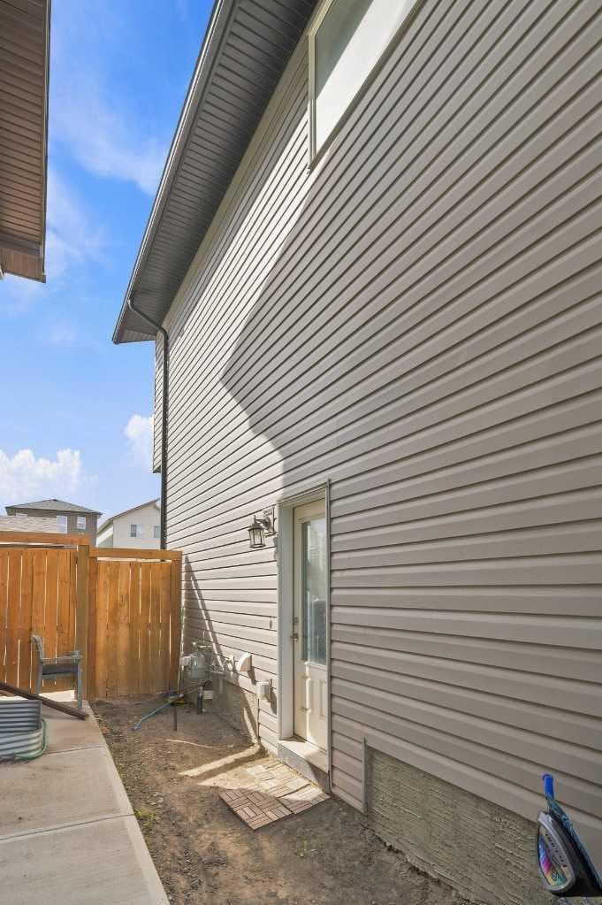59 Howse Rise NE