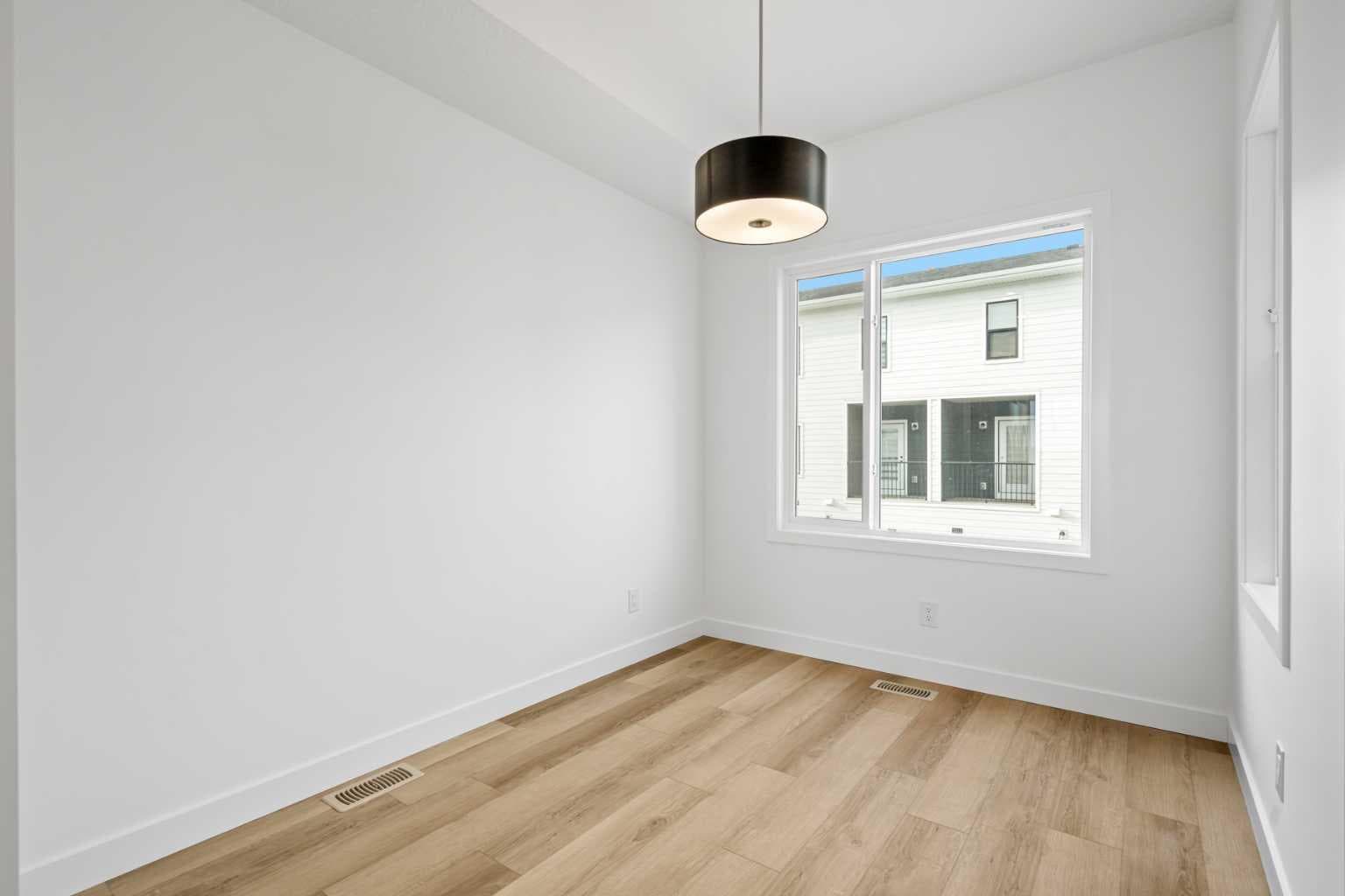 1306, 25 Wildwoods Court SW