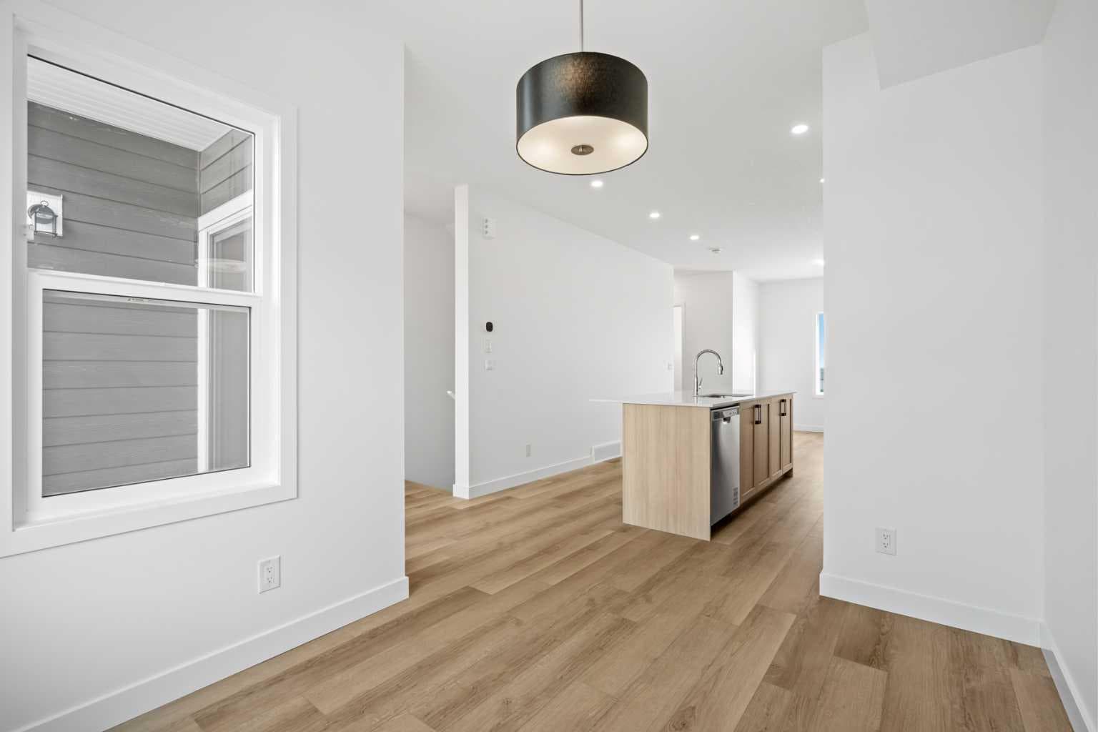 1306, 25 Wildwoods Court SW