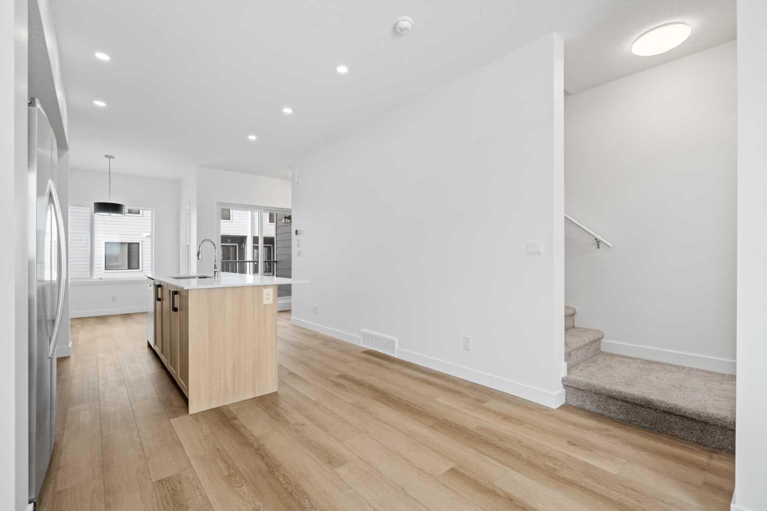 1306, 25 Wildwoods Court SW