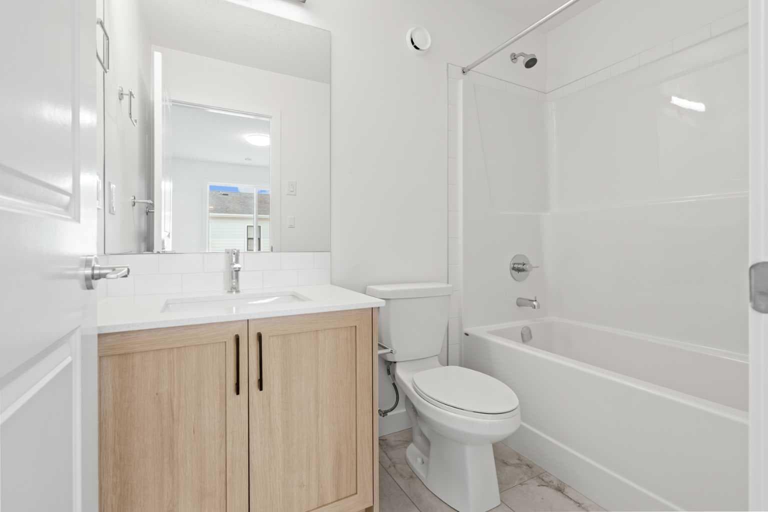 1306, 25 Wildwoods Court SW