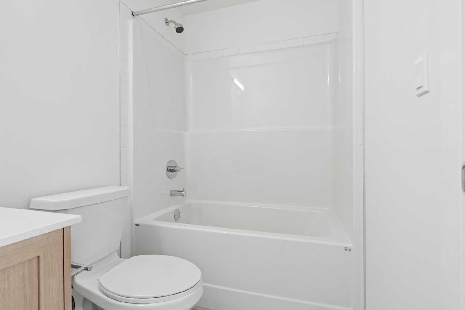 1306, 25 Wildwoods Court SW